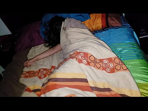 ❤️ Anak tiri memarahi ibu tirinya yang masih muda saat dia tidur. ❤❌ Rusia porno di id.xxxtun.ru ️❤